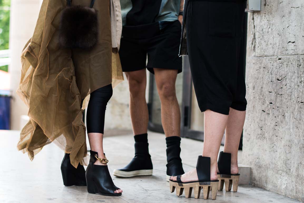 LeClubStyle's tweet photo. Making an statement on the street with this unexpected details. #streetstyle by #angelroblesrobles #fashion #outfit https://t.co/PLdT9qdh8i