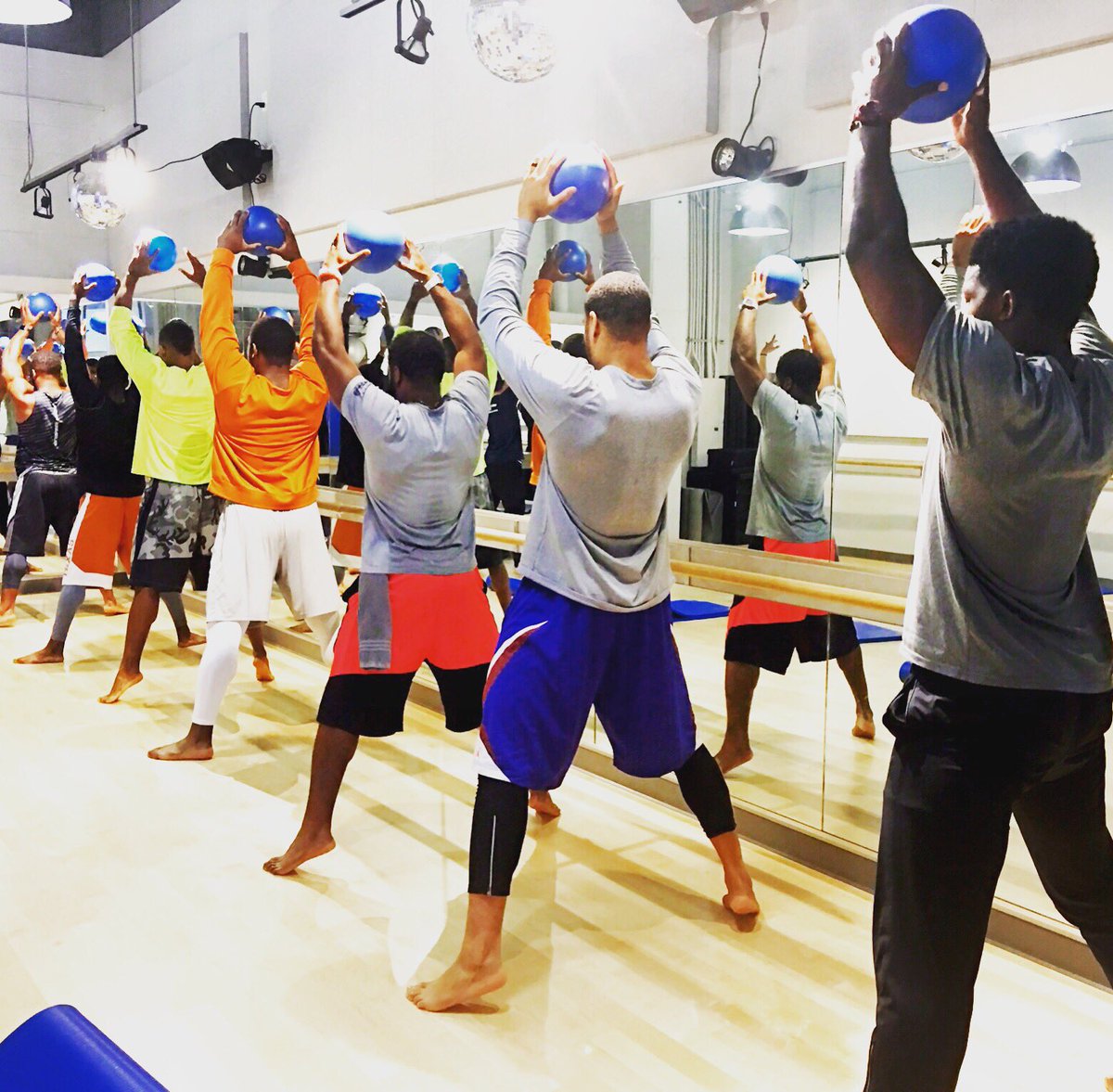 EmmanuelAcho's tweet photo. Met the @NFL squad at the #Barre this morning. No Alcohol, just high toes! #PilatesForPros #Yoga #Pilates https://t.co/1Ls364Ao1n