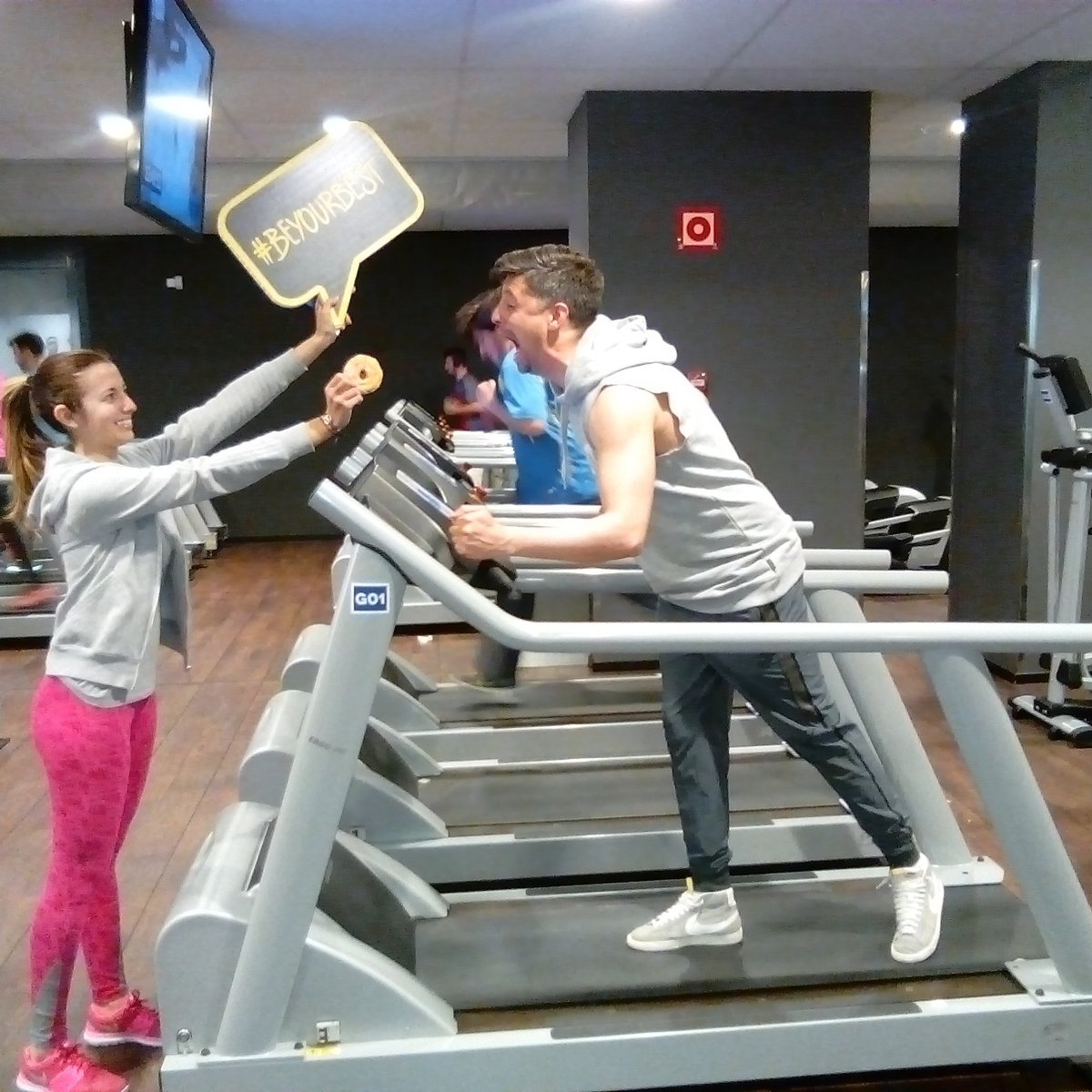 Stefi_f_d's tweet photo. Siempre hay una motivación para ponerte en forma!! Encuentra la tuya en mcfit!! #beyourbest #mcfitsevilla @mcfit_es https://t.co/y4JFRUxF19