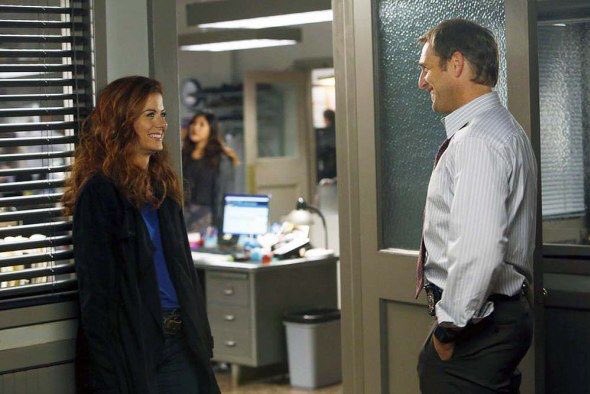 Larren Marie🦋 (@larrenmariexoxo) on Twitter photo The way Jake and Laura look at each other. I can't!!!! 😩😭 #MysteriesofLaura @DebraMessing <a href="/JoshLucas/">Josh Lucas</a> The way Jake and Laura look at each other. I can't!!!! 😩😭 #MysteriesofLaura @DebraMessing <a href="/JoshLucas/">Josh Lucas</a>