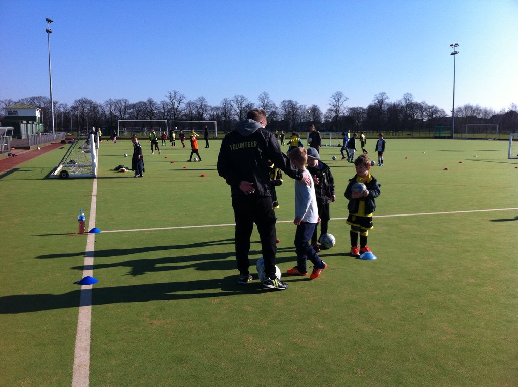 BurtonAlbionCT's tweet photo. Trainees learning skills on Holiday camps. #traineeship #myfuturegoal #B2B #stafforshirecountycouncil https://t.co/bIAECEZphu