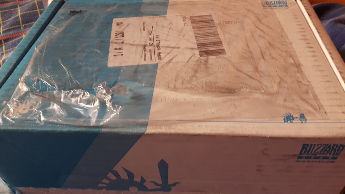Bruscaverru's tweet photo. Thx to @overwatchking I got some nice stuffs today for live casts. The world has one more hero now. https://t.co/uU6MsJIWEh