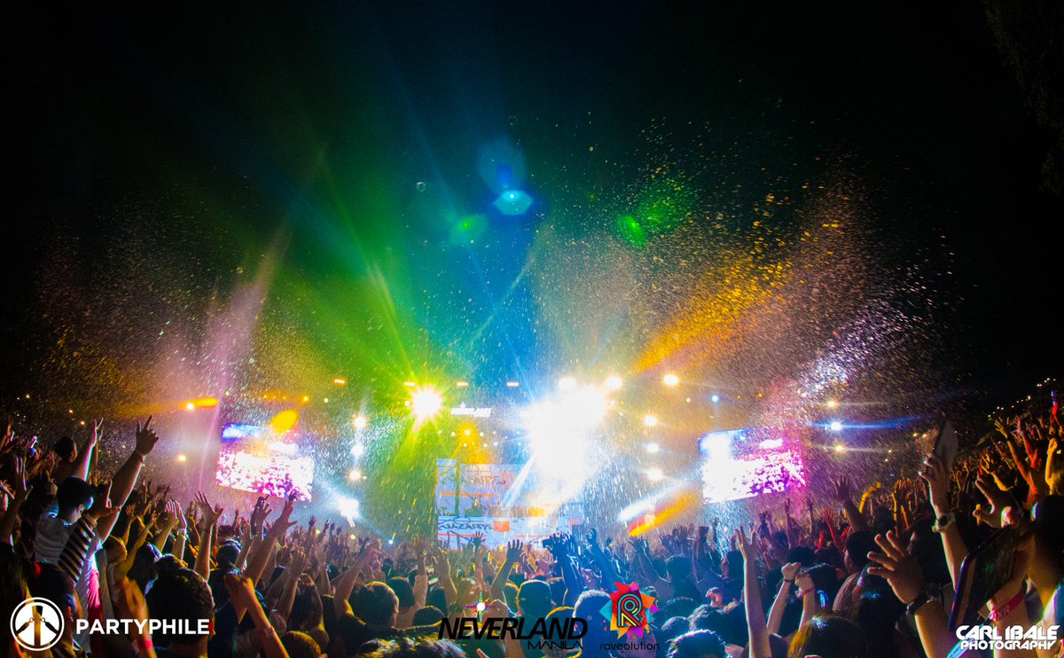 partyphile_app's tweet image. Photos from #NeverlandXRaveolution are now up! Check them out here! ❤💙💜💚💛 facebook.com/media/set/?set… #NxR2016