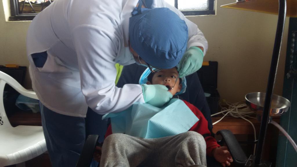 mayraalvaradon's tweet photo. Con #EQUIDAR la @AzuayPrefectura retoma atención odontológica gratuita a niños de escasos recursos @tomebamba https://t.co/QfojZp0Agz