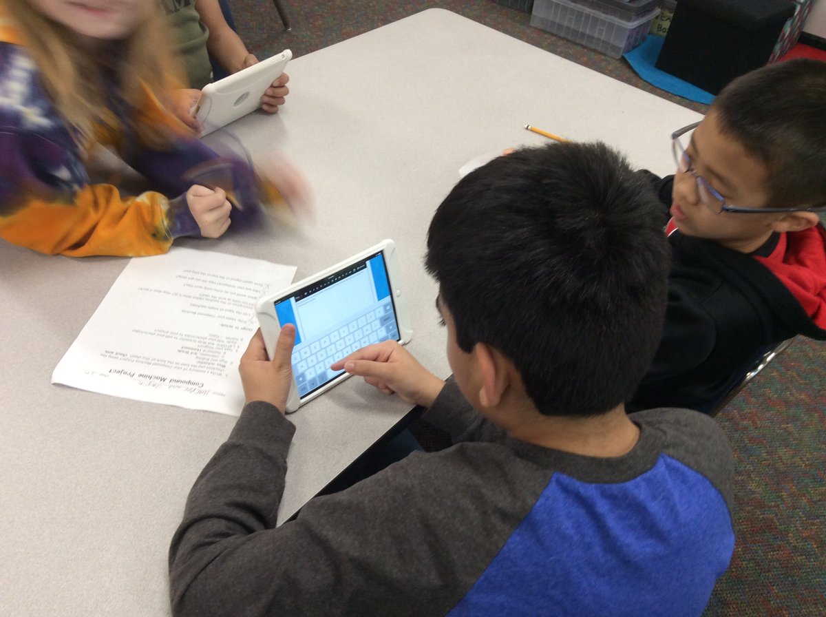 Emily_PLTW's tweet photo. Blogging is a great way to complete the 'Explain' step in the Engineering Design Process! #CompoundMachine https://t.co/YN6VLIuli1