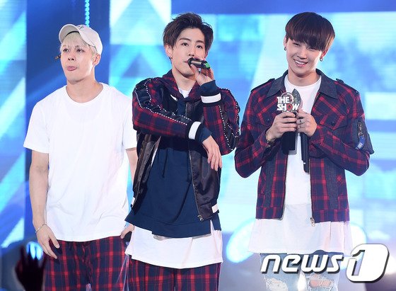 GOT7Indonesia's tweet photo. [PICS/PRESS] 160405 SBS MTV The Show - #GOT7 #JB #Mark #Jackson 
© News1 https://t.co/mhT5RJBcYL