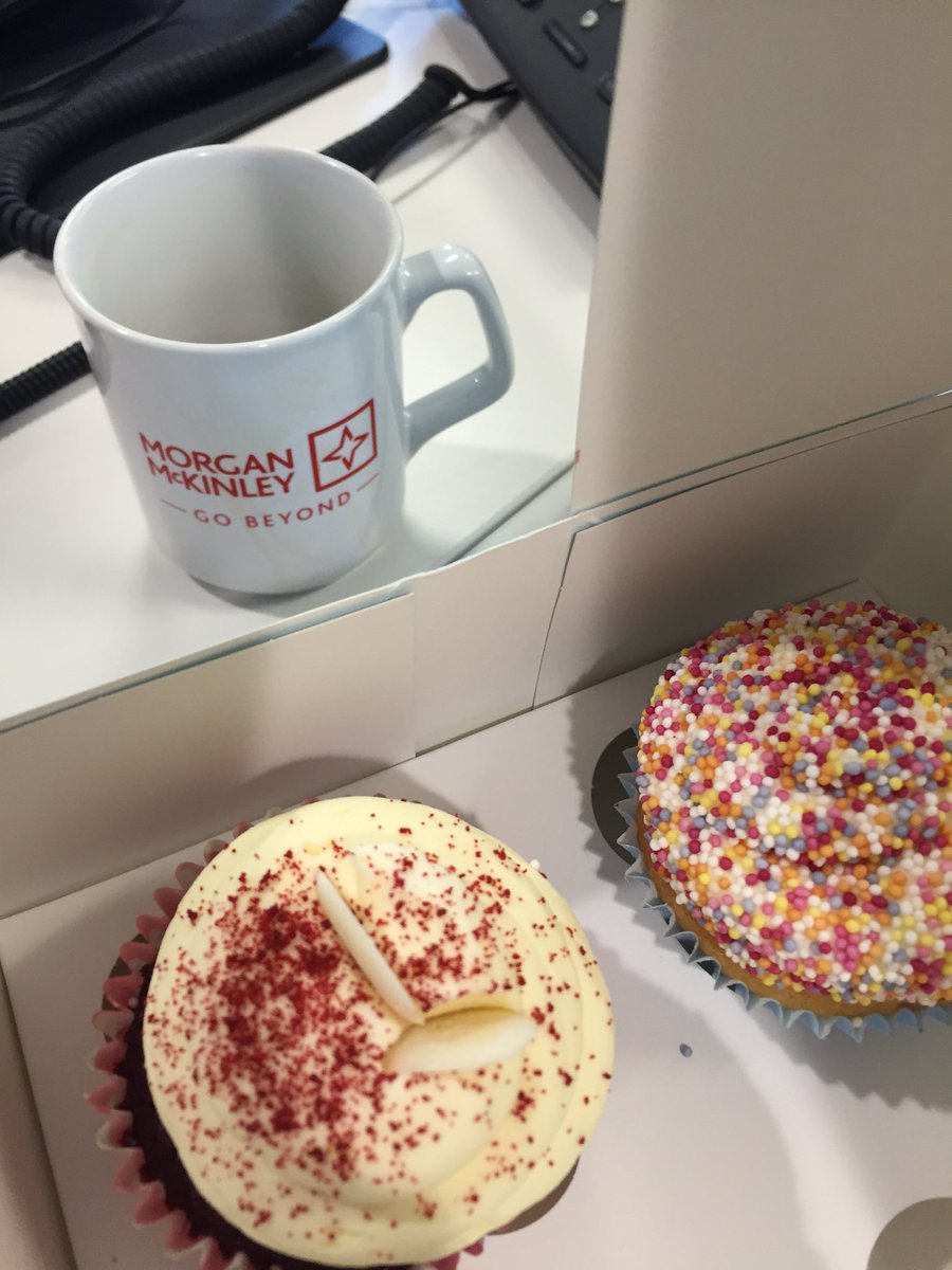 Helen_Gall's tweet photo. Thanks @Glassdoor for the delicious cupcakes @thecupcakebloke #EmployeeEngagement https://t.co/3RW72jNtSp