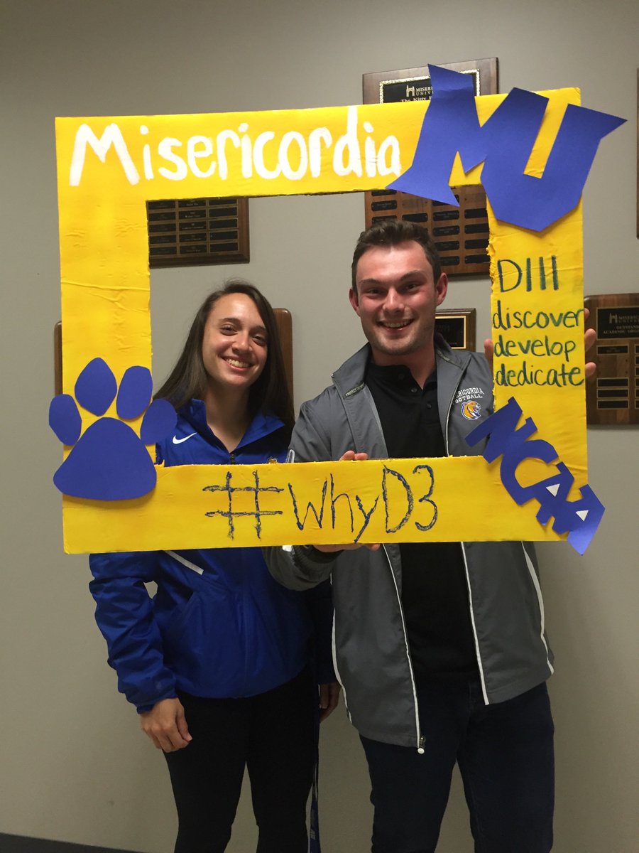 CougarsSAAC's tweet photo. DIII Week! find these frames in the field house or in Banks. Take a picture with a teammate and tag #playd3 https://t.co/penvShK8HG