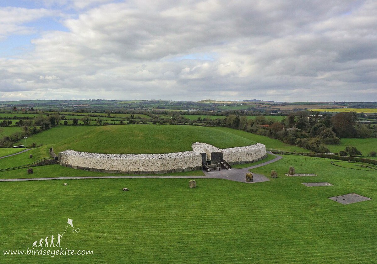 ireland's tweet photo. Older than Stonehenge &amp; the pyramids of Egypt. #Newgrange in the #BoyneValley #CoMeath https://t.co/AmbABaduMk