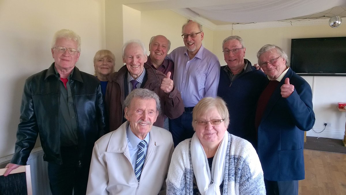 Equity Life Member legendary magician Mark Raffles enthralled mbers Blackpool meet 2day  Seated front row <a href="/EquityUK/">Equity</a>