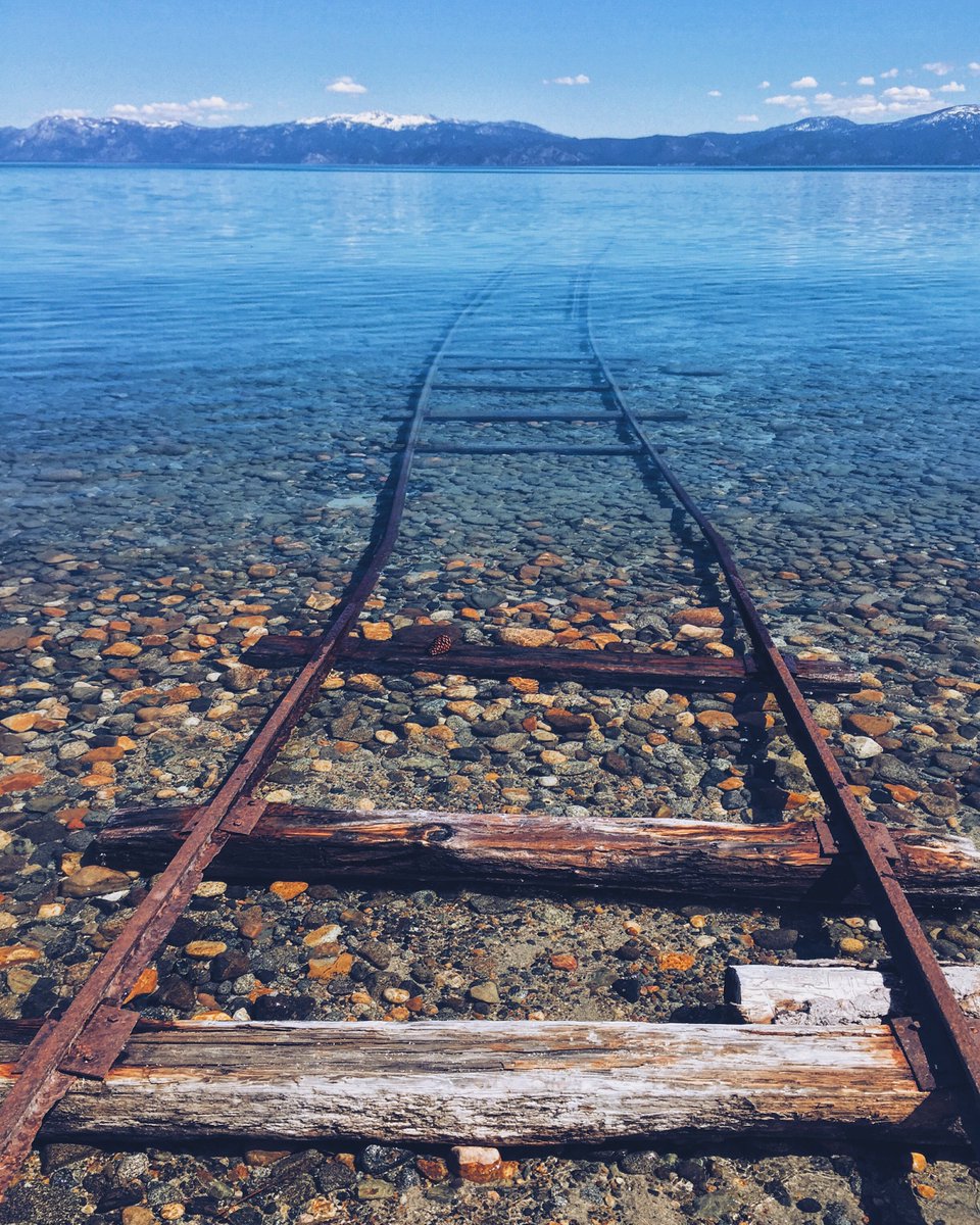 Haley_Lange22's tweet photo. Look at this cool shot taken in #LakeTahoe, California https://t.co/XTjTCkOnP1
