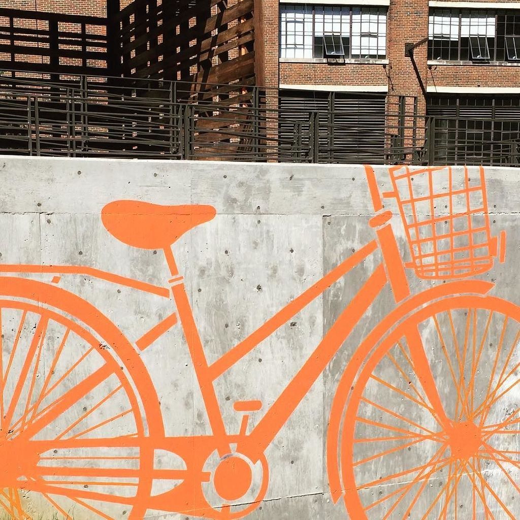 EatTheBeltline's tweet image. Nice pic from IG: ift.tt/1TxxL6x out on the #beltline Thinking my bike needs a basket @pstolandre #Atlant…