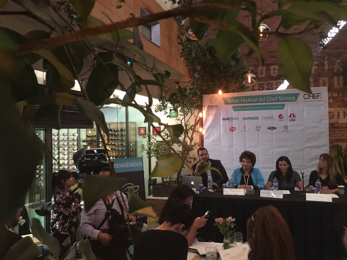 TrincheEstudio's tweet photo. A punto de comenzar: III Festival del Chef Sonora Fundación Ganfer y chef @eloyalury, invitan.(Hermosillo 19-24 abr) https://t.co/iiIfHCZO5l