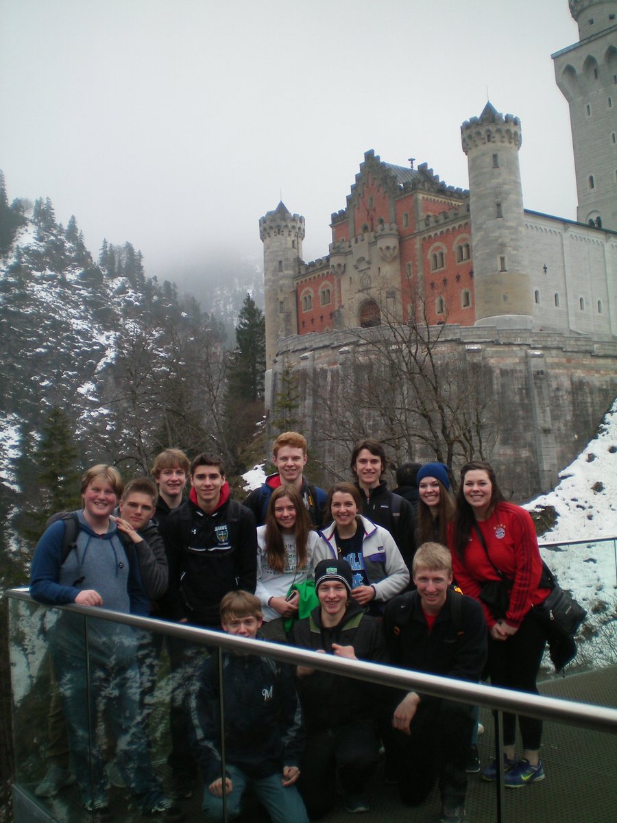 RegisCatholic's tweet image. In March, 13 #RegisHS juniors and seniors taking German had the opportunity to travel to Germany for 12 days!