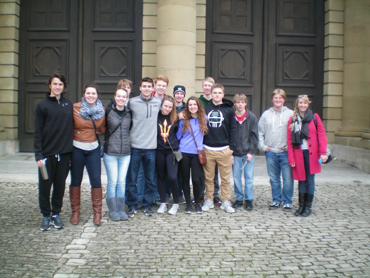 RegisCatholic's tweet image. In March, 13 #RegisHS juniors and seniors taking German had the opportunity to travel to Germany for 12 days!