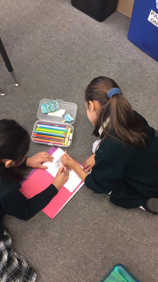 MsTricsClass's tweet photo. Second grade is working hard on their campaign posters! #ELA #GraceForPresident #MsTricsClass https://t.co/KyOoVID0Ws