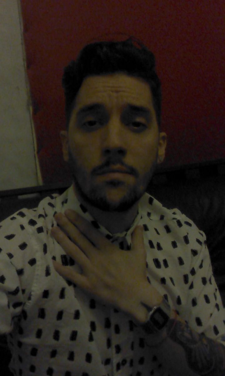 patoesmusica's tweet image. Hay que empezar a abrigarse las gargantas así el #6MY nos cantamos face to face vos y yo. ⚡❤
#irresistible