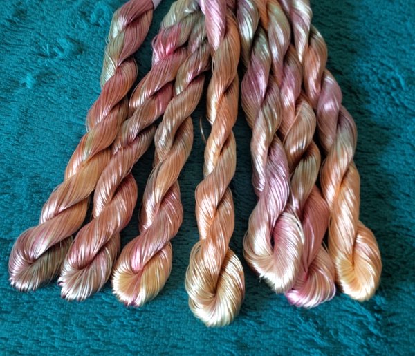 jackoscraftyco1's tweet photo. Silky hand dyed threads https://t.co/DyGcllvO1J  #crossstitch #embroidery #variegatedthreads #xstitch #silkyfloss https://t.co/iRlLjxbM0s