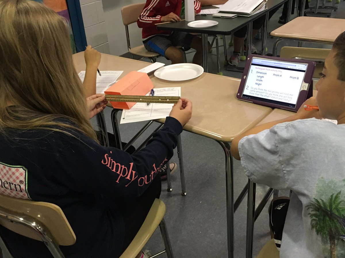 MrsWyatt_Math's tweet photo. Popcorn prisms going down now! #mathandfood https://t.co/zm2Z7qvGYr