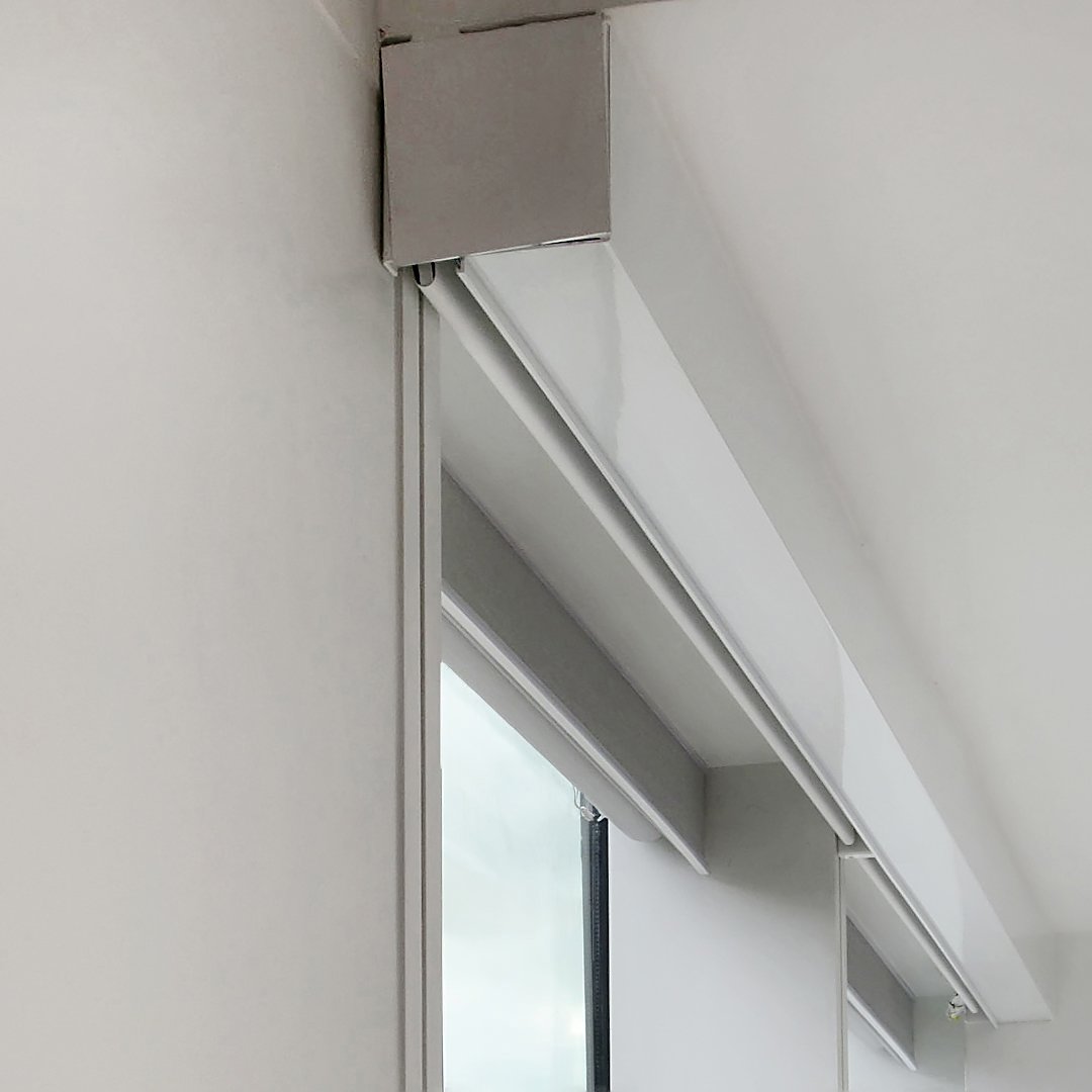 ShadesByDesign's tweet photo. Keep your shade neat & unexposed with custom aluminum fascias #ShadesByDesign #RollerShades #TopCovers #Somfy https://t.co/sSV2d1xles