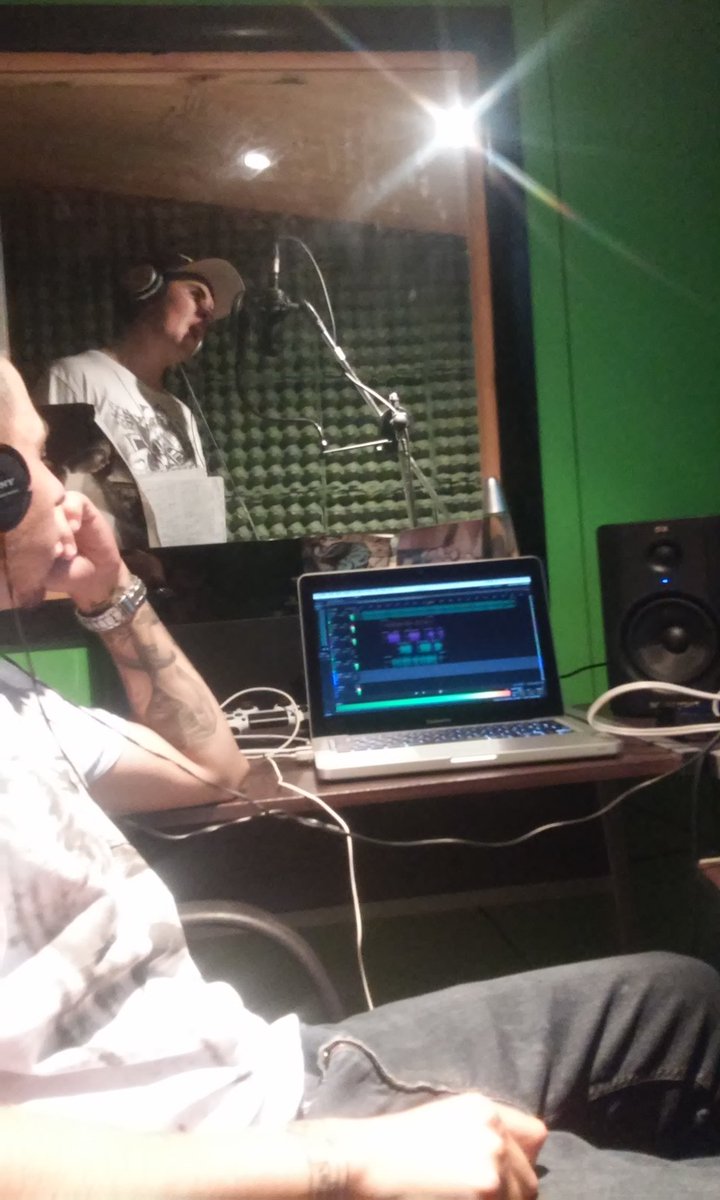 la48records's tweet photo. Uuf 💣💣 #rapchileno https://t.co/iB3UxdL4EE