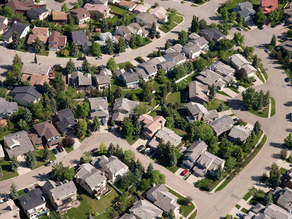 nationalpost's tweet photo. Don’t tell anyone, but it’s a myth that millennials hate the suburbs https://t.co/2qpygCei8y #business https://t.co/mXy7l8IXaf