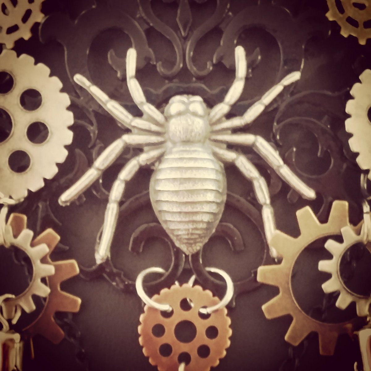 GypsyGem927's tweet photo. #sneakpeek into #DRAUMA2016 #runwayshow #gypsygem #gypsygemcustom #statementnecklace #spider #steampunk https://t.co/uaHZtvgyTn