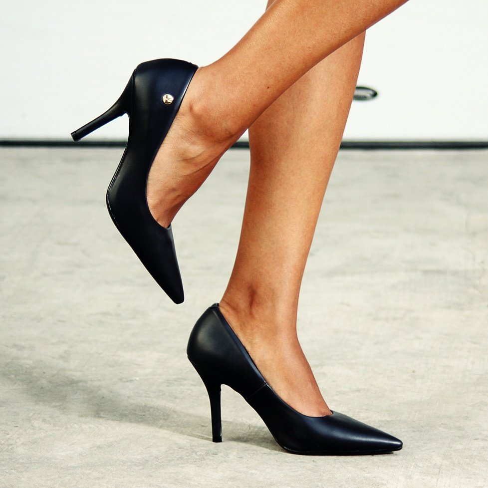 cattcervetto's tweet photo. By @VizzanoPeru 📷 https://t.co/ulO5vr31ba #ShoesdayTuesday #shoes #ShoesDay #zapatos_de_tacon #ootn https://t.co/JAteOCroCu