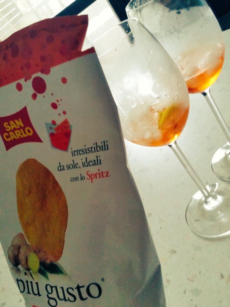 simolucchini tweet picture
