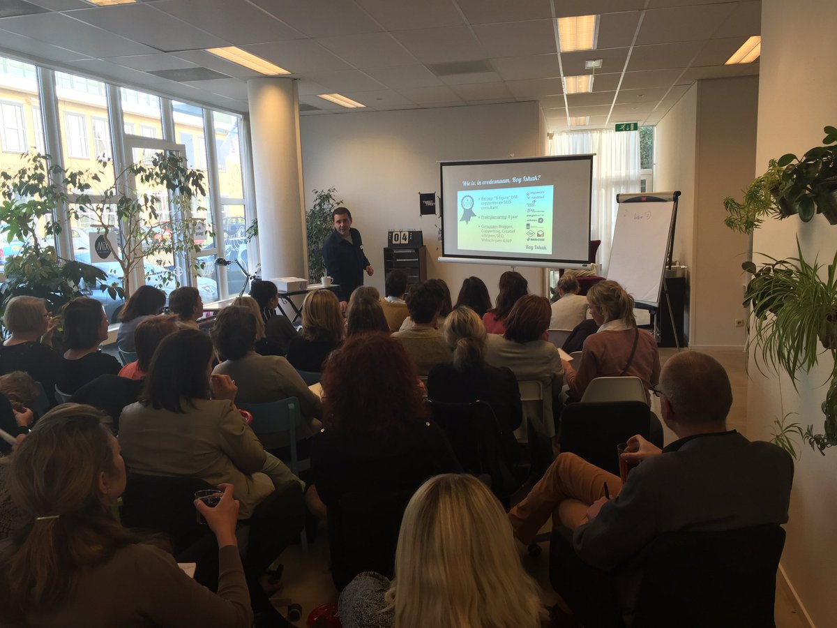 jolijngoertz's tweet photo. Fijne praktische workshop RT @fourmonths: We zijn gestart met een volle zaal #workshopSEO olv @royishak https://t.co/gFb86WVghR