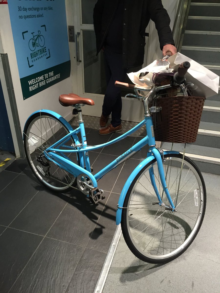 OllieMWilson's tweet photo. @bikeshd Wifes bike stolen from De Beauvoir / Dalston area.  Had a childs seat attached to it. Keep an eye out https://t.co/hvwmvnzhgV