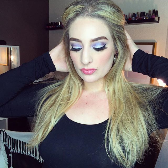 instabeautytips's tweet photo. Snatched💜
#slayallday #beautyhacks #beautyblogger #beautytips #hairflip #mac #motd #makeov… https://t.co/afkureZANk https://t.co/iRYIE87LWD