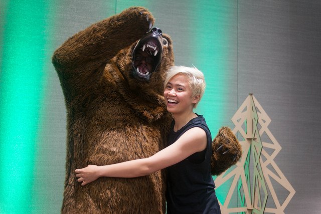 human hugs bear