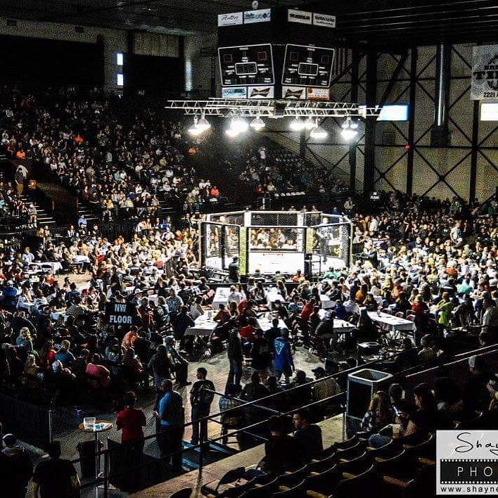 KO_Promotions's tweet photo. 💥EVENT ANNOUNCEMENT💥
#KOP49 June 11th, 2016 coming to live from the @DeltaPlexArena Ready to shatter another record? https://t.co/8n7TcPbzjw