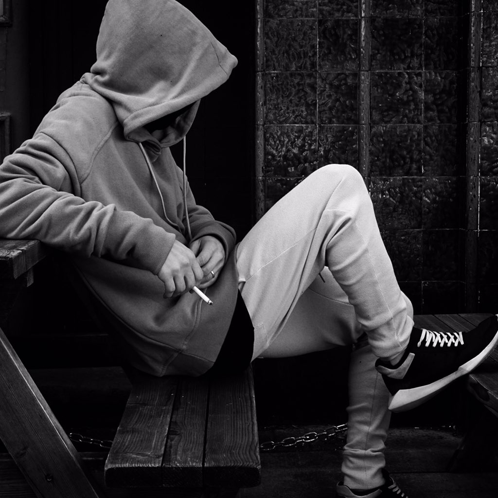 rabbitholeLNDN's tweet image. Minimal Tuesday #collectionii #rabbitholelondon