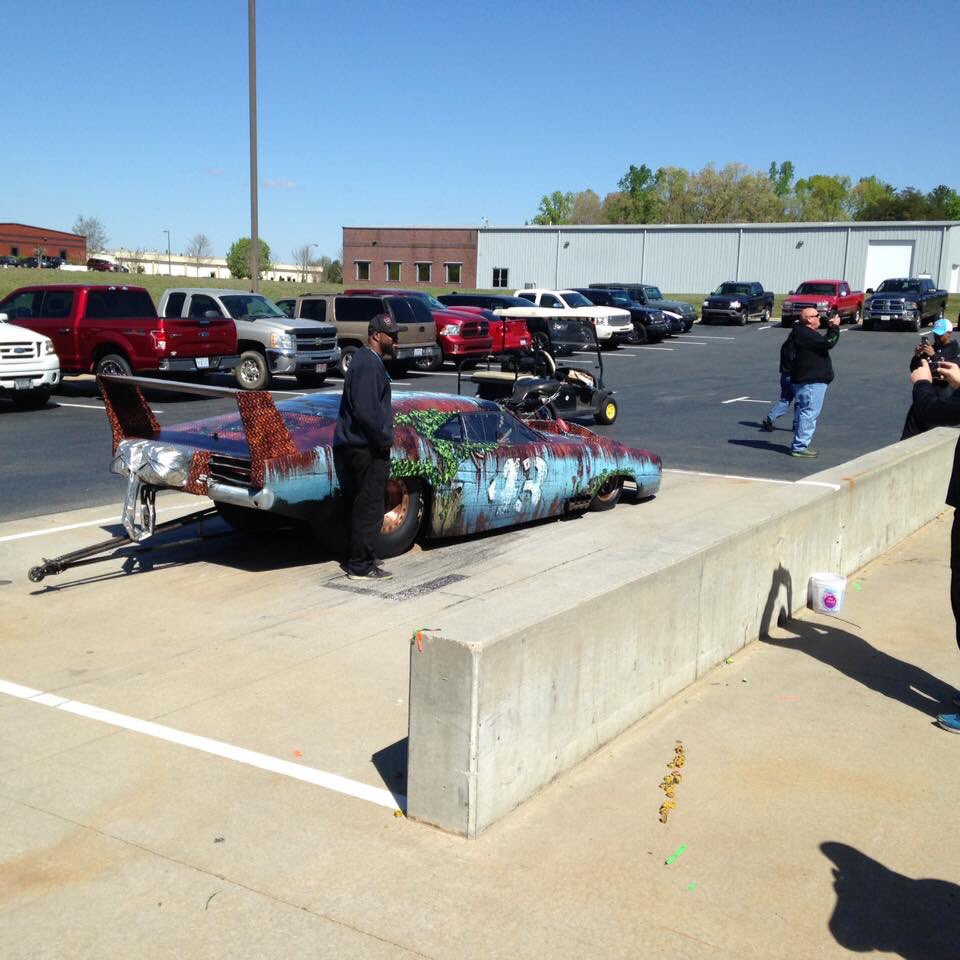 CraigSullivanPM's tweet photo. Practicing a few pit stops today with the guys at @PettyECFoot https://t.co/kbgHwO59Or