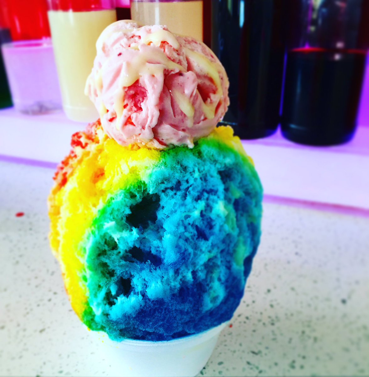 Snowopolis's tweet image. $1.50 Snow Tuesday's! Add strawberry ice cream &amp;amp; condensed milk on top! Mhm yummy. #hot #snowopolis