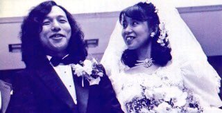 Mickey51 本日4 6は 山下達郎さんと竹内まりやさんの34回目の結婚記念日です 19年の今日ご結婚されました おめでとうございます 心よりお祈りお祝い申し上げます こらからも末長くお幸せに 山下達郎 竹内まりや 結婚記念日 T Co