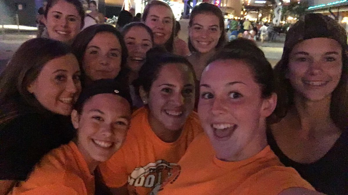 juliahandfield's tweet photo. Happy birthday, @mosully33 !! Hope you had the greatest day, can't wait to get back on the field with you 💞😋 https://t.co/uW70dHGuzi