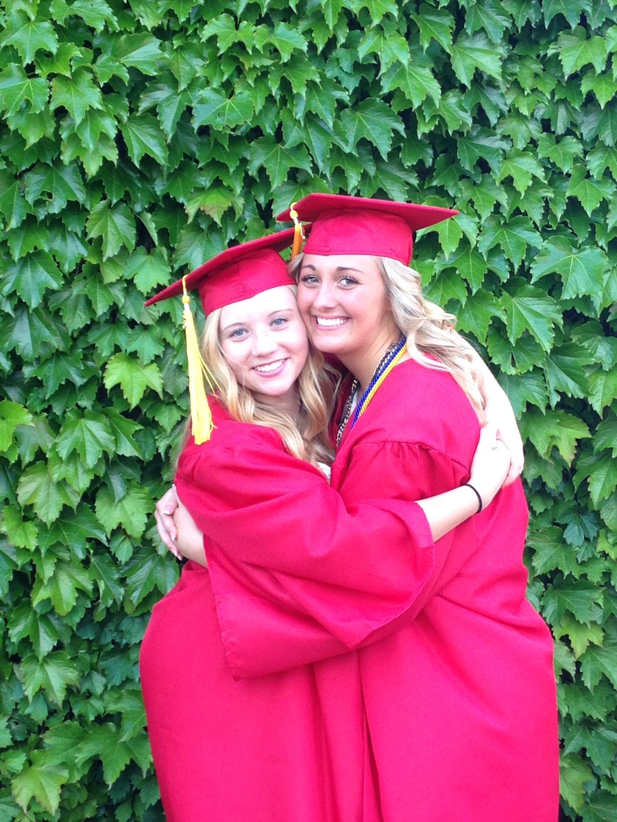 IsabelMaertens's tweet photo. HBD to this crazy lady💃🏼🎉 Hope you're day was great, love ya Syd💕 Can't wait to see you soon! https://t.co/OP0j7vUWhp