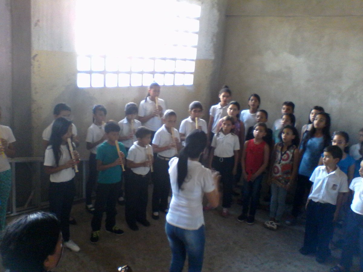 ModDonBernabe's tweet image. Ensayos, coros, cuatro, flauta @elsistema @abinegrette  @yulyannrabert @anyjo2589