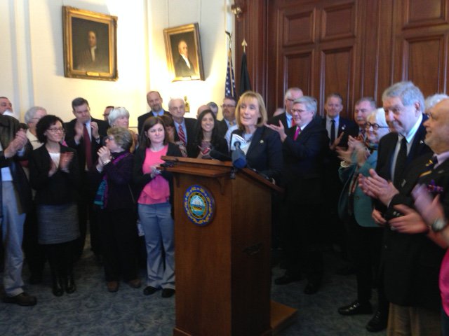 AARPNH's tweet image. Great collaborative, bipartisan effort.  #MedicaidExpansion is signed by @GovernorHassan @ExpandNH @RoamtheDome