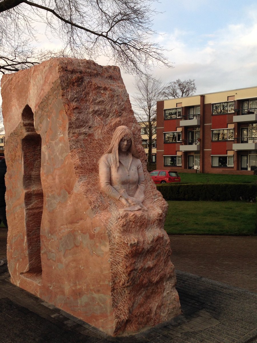 BreukerHan's tweet photo. Na diefstal van t oude, staat 71 jaar na de #bevrijding een nieuw #monument in #Vriezenveen #Herdenken #4devrijheid https://t.co/wVOCE67QA0