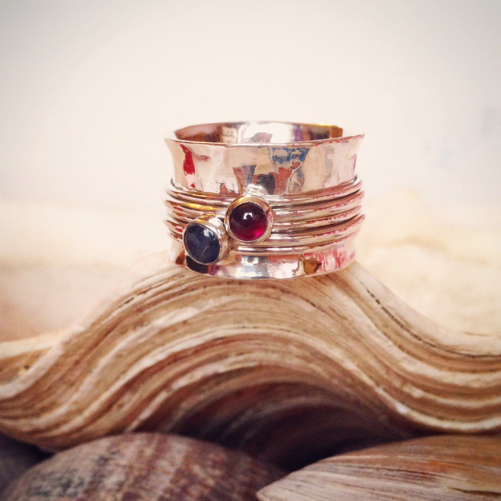 PiperJewellery's tweet photo. Gemstone spinner 🙌🏻 five spinners on this one- the new owner will be super relaxed! #handmadejewellery #craftbuzz https://t.co/SR7kOeCxuM