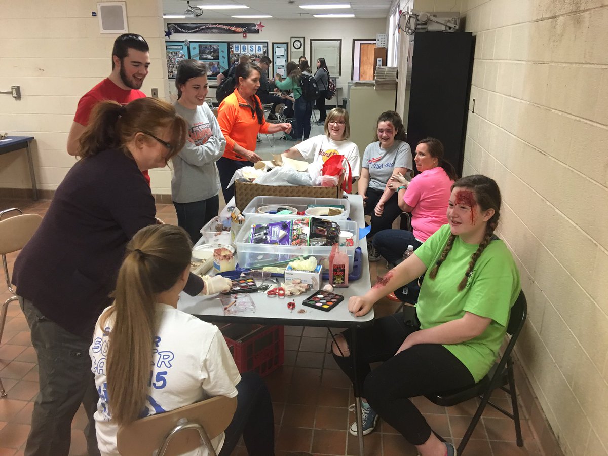 BeechDECA's tweet photo. @BeechHOSA and @beechtheatre students were a great help today @beechprp15 #DistractedDrivingAwarenessMonth https://t.co/FFoAWBBuUs