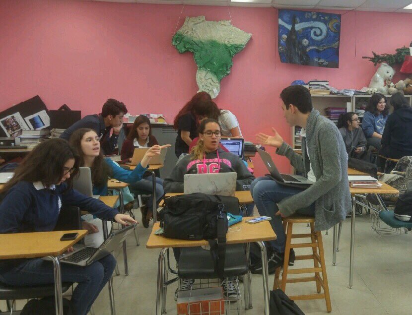 MLECJaguars's tweet photo. .@HarbingerMLEC staff researching, brainstorming & discussing current events while planning the next issue #DigitEd https://t.co/Xir25mUPhK