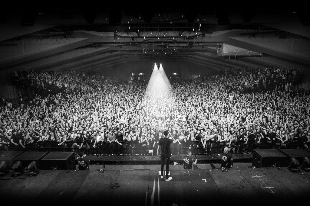 G_Eazy's tweet photo. Thank you Edmonton, AB https://t.co/8TLm6t6tpR