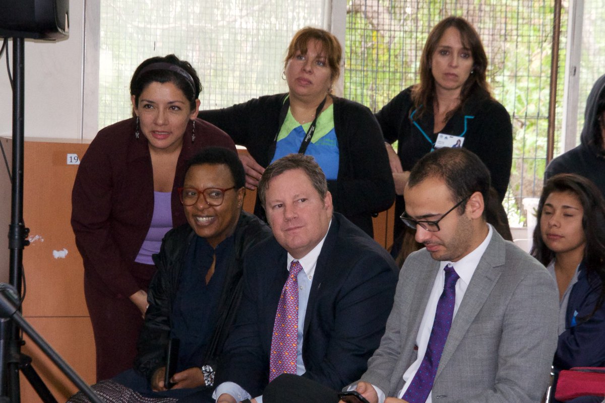 Gracias a Meshell Ndegeocello, sus músicos y al embajador Michael Hammer por la visita al colegio Sol del Illimani
