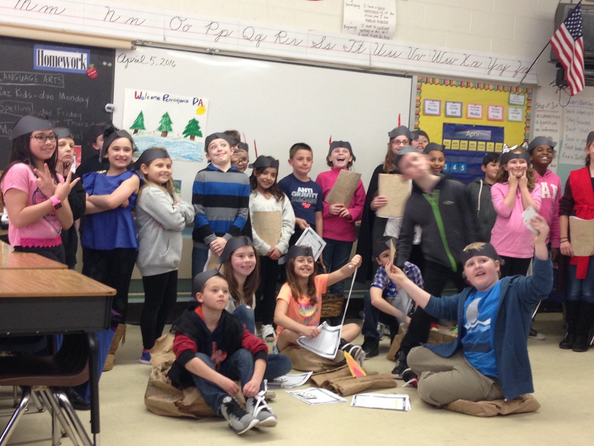 WMHistoryDept's tweet photo. 4th grade battle of Trenton reenactment, Ms. Merritt and Ms. Strianse, UGL! A great history lesson! https://t.co/ZGreNwSzpE