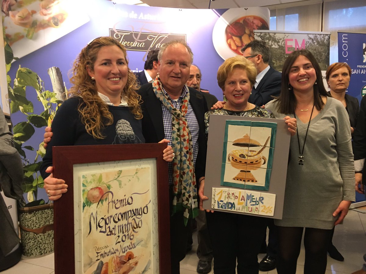 GregorioOleum's tweet photo. Premio la mejor fabada del mundo restaurante vista alegre playa las griegas Colunga Asturias. Este año en oleum https://t.co/g9d4Mw23Oc